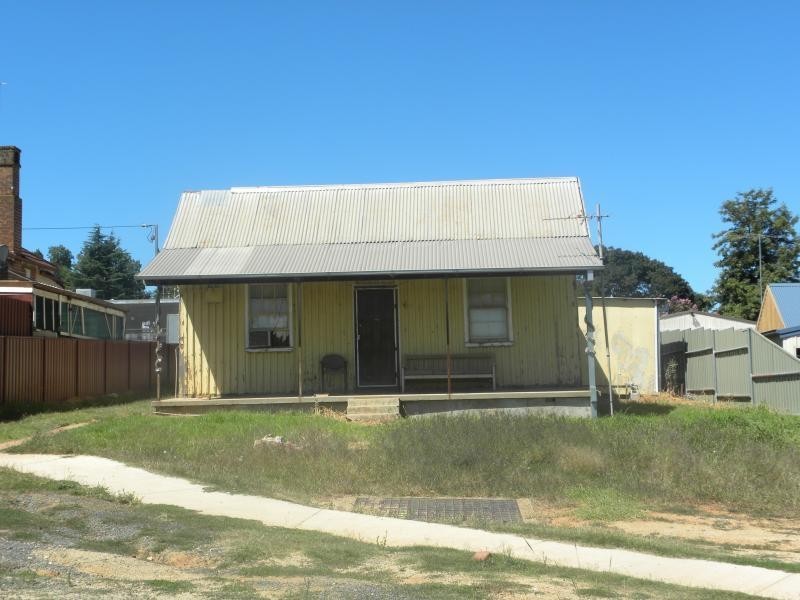 52 McLerie Street, Young NSW 2594