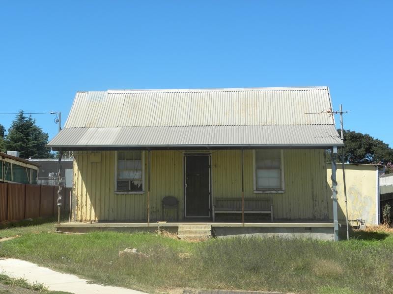 52 McLerie Street, Young NSW 2594