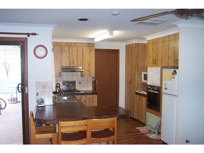 59 RED HILL RD, Young NSW 2594