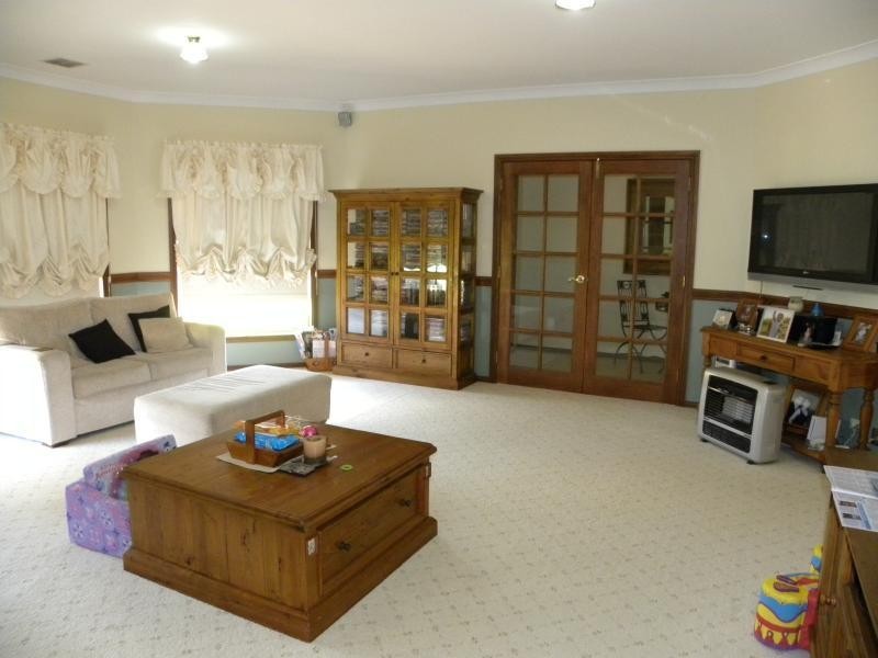 50 Berkleys Road, Young NSW 2594