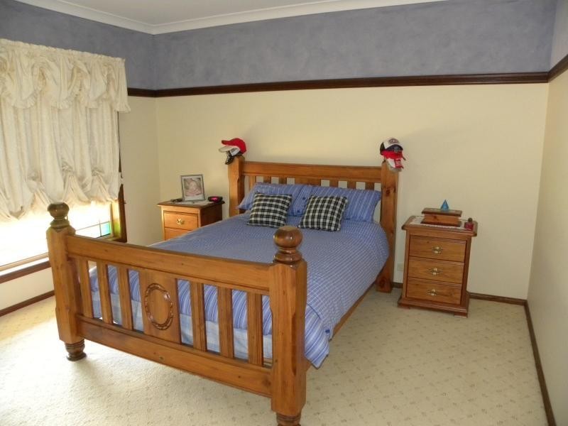 50 Berkleys Road, Young NSW 2594