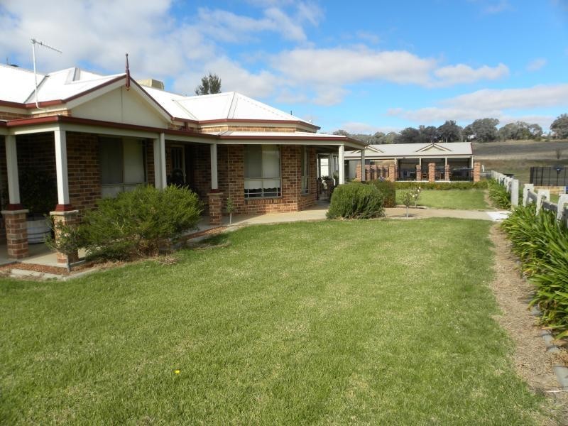 50 Berkleys Road, Young NSW 2594