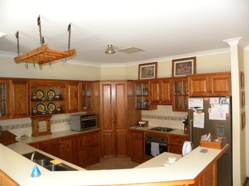 50 Berkleys Road, Young NSW 2594