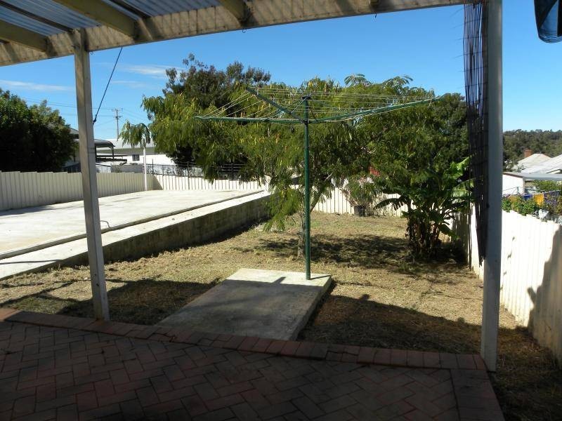 6 Elizabeth Street, Young NSW 2594