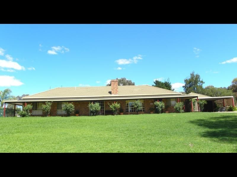 147 Willawong Street, Young NSW 2594