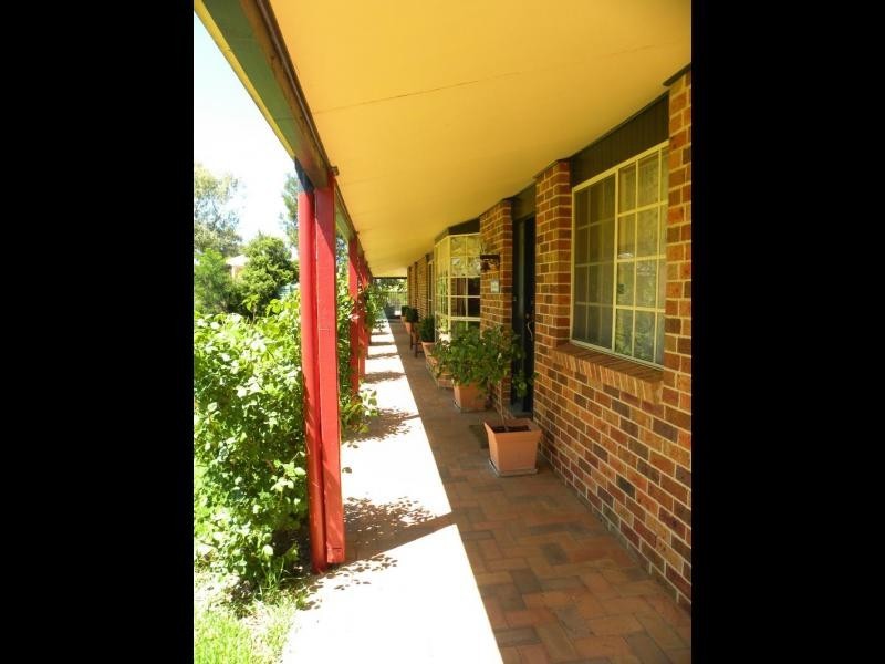 147 Willawong Street, Young NSW 2594