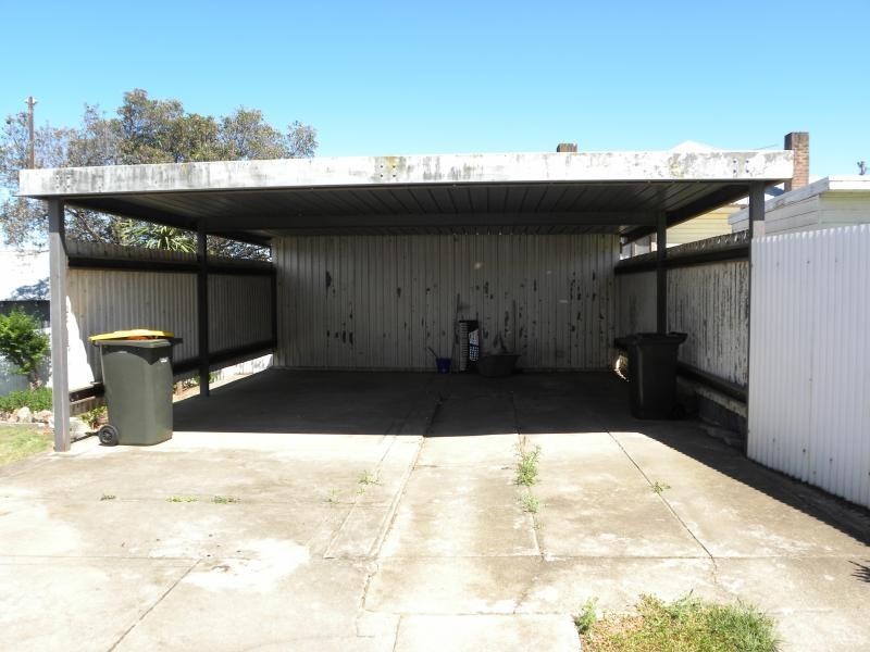 3 Clarke Street, Young NSW 2594