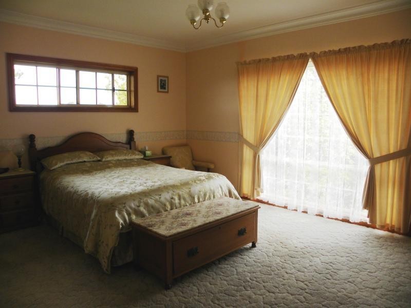 30 Kellys Road, Young NSW 2594