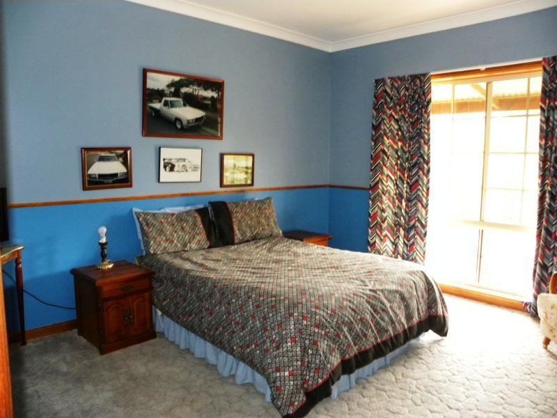 30 Kellys Road, Young NSW 2594