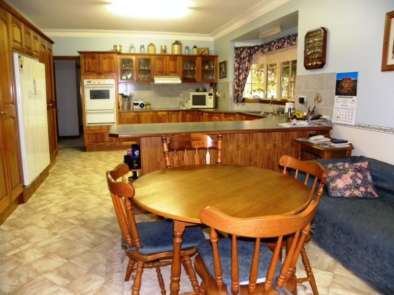 30 Kellys Road, Young NSW 2594