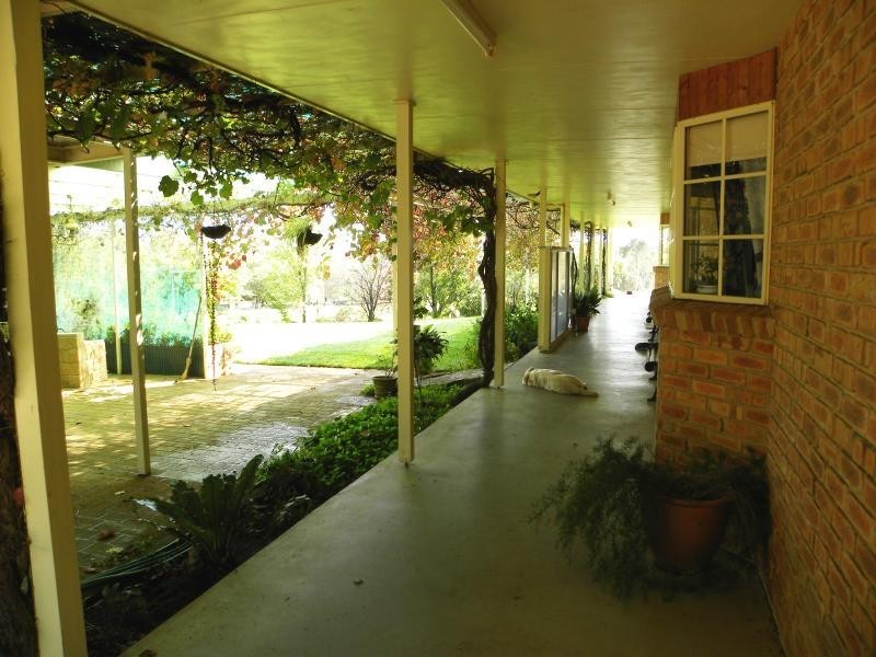 30 Kellys Road, Young NSW 2594