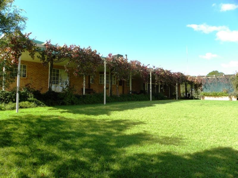 30 Kellys Road, Young NSW 2594