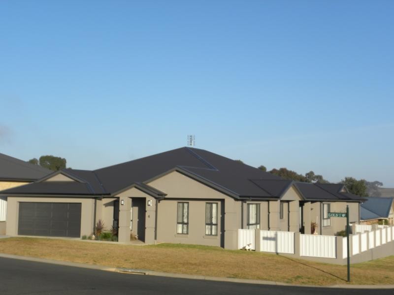 4 Settlers Place, Young NSW 2594
