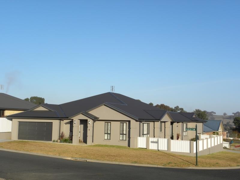 4 Settlers Place, Young NSW 2594