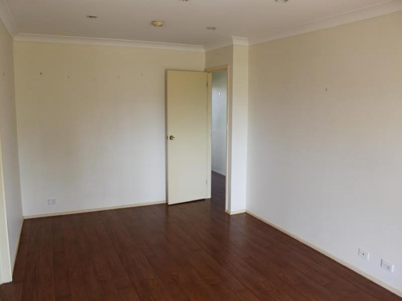 73 Fontenoy St, Young NSW 2594