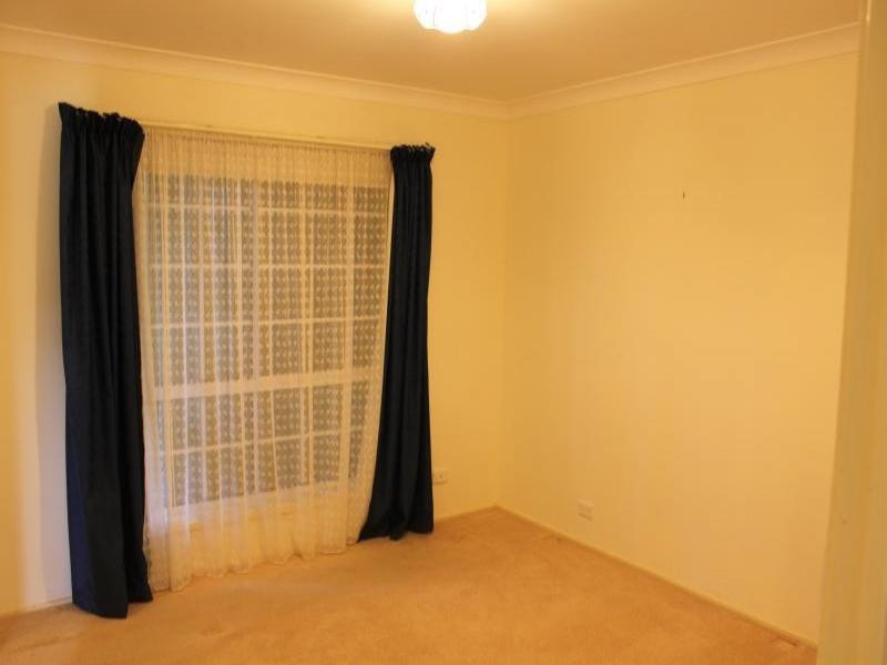 73 Fontenoy St, Young NSW 2594