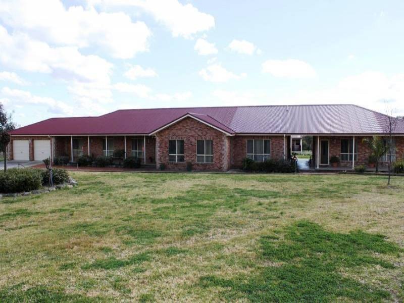 31 Commons Road, Young NSW 2594