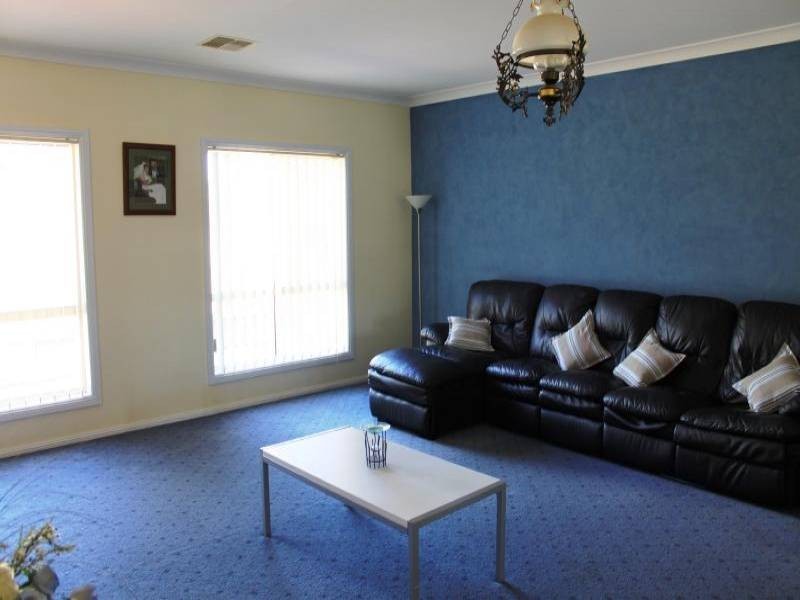 31 Commons Road, Young NSW 2594