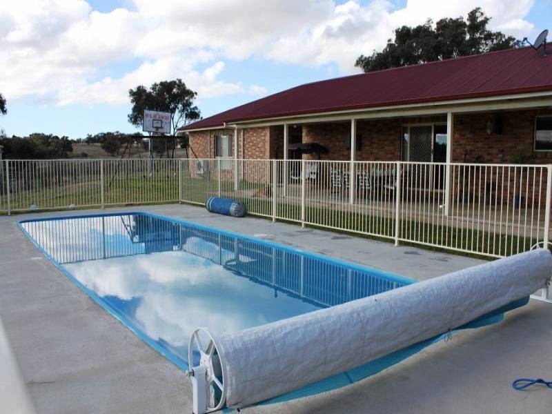 31 Commons Road, Young NSW 2594