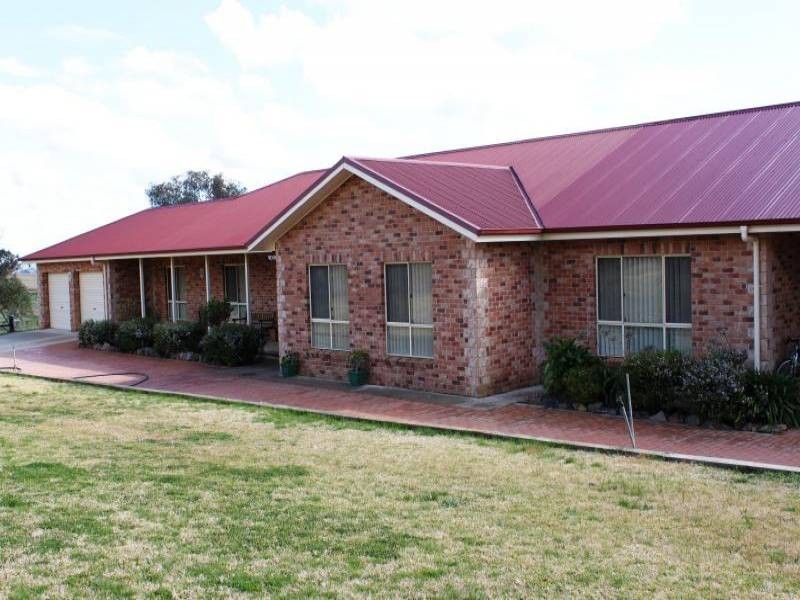 31 Commons Road, Young NSW 2594