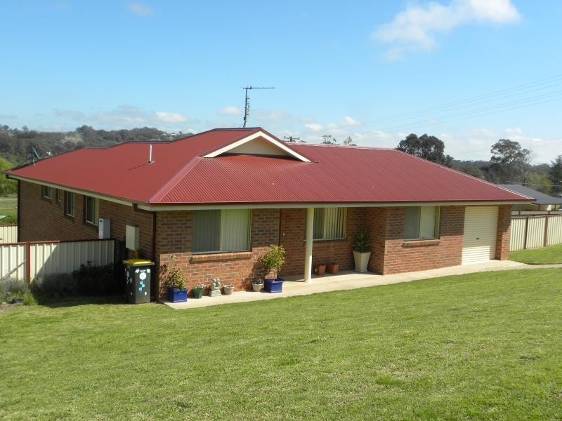 1/51 Templemore Street, Young NSW 2594