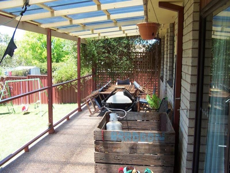 16 Crichton Cresent, Young NSW 2594