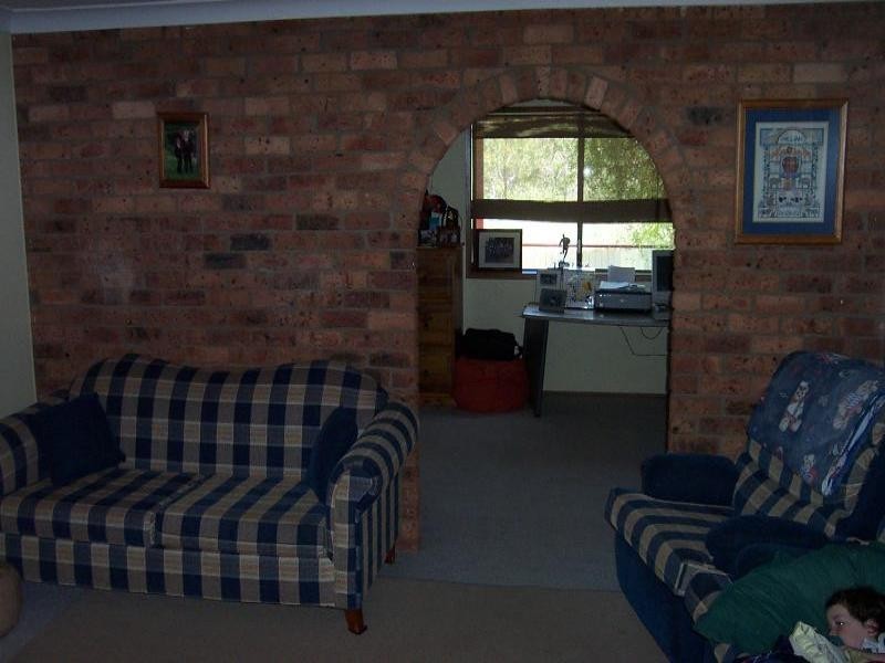 16 Crichton Cresent, Young NSW 2594