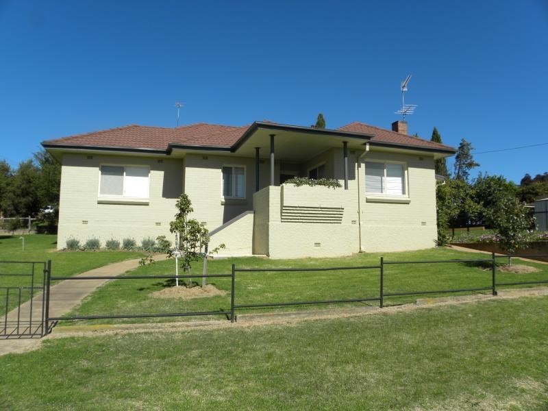 1 White Street, Young NSW 2594