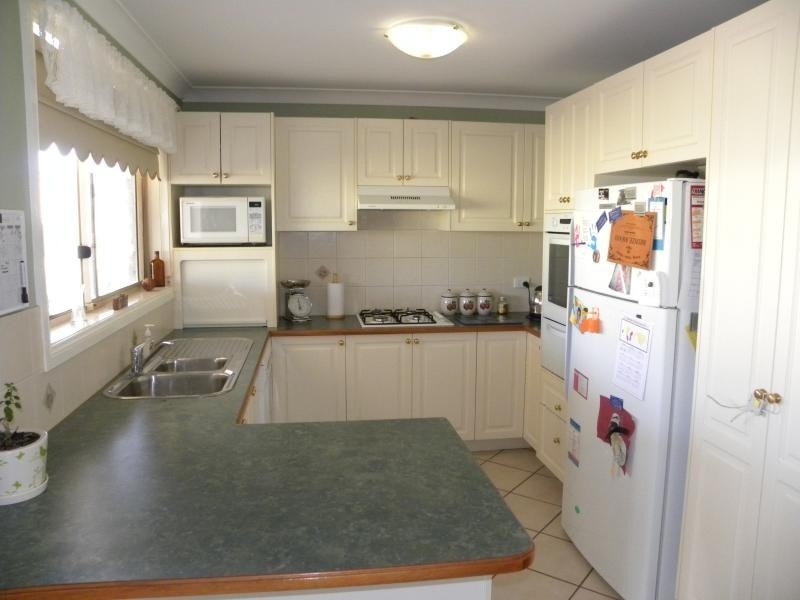 594 Olympic Way North, Young NSW 2594