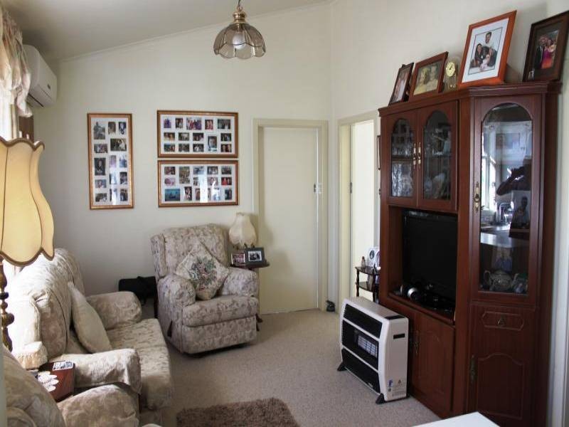 92 Binalong Street, Harden NSW 2587