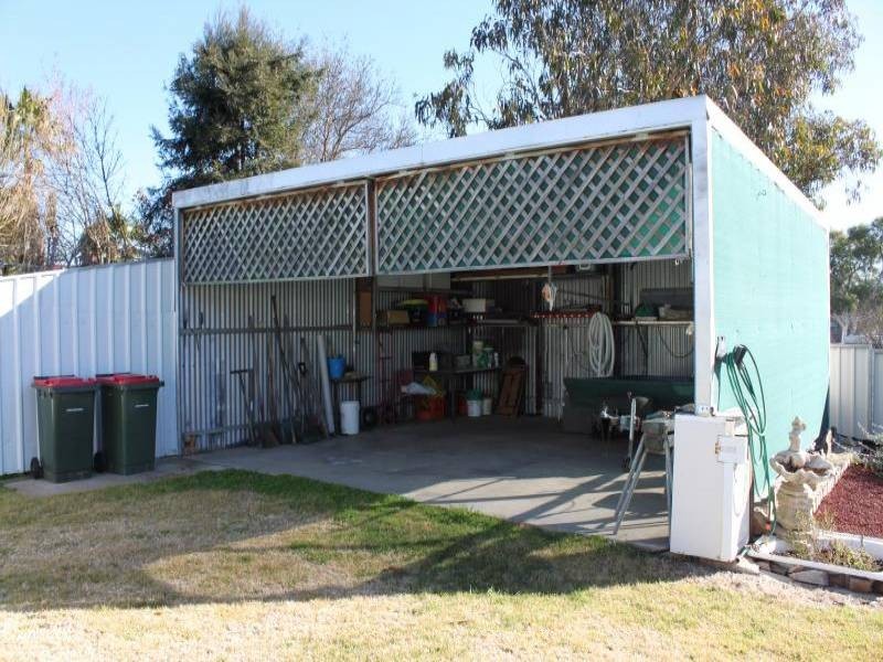 92 Binalong Street, Harden NSW 2587