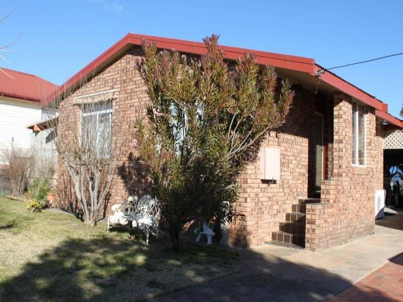 92 Binalong Street, Harden NSW 2587