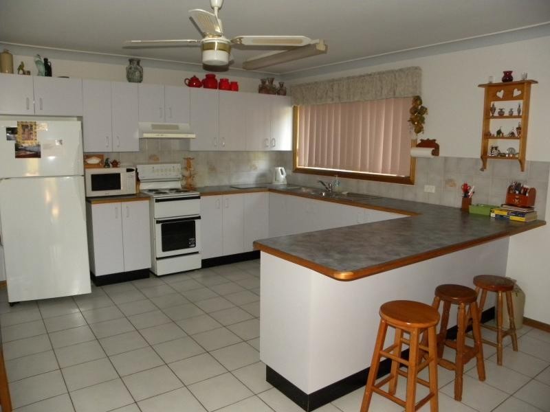 1/32 Pineview Circuit, Young NSW 2594