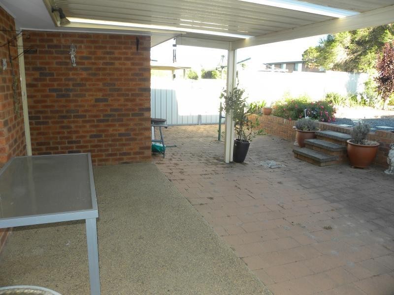 1/32 Pineview Circuit, Young NSW 2594