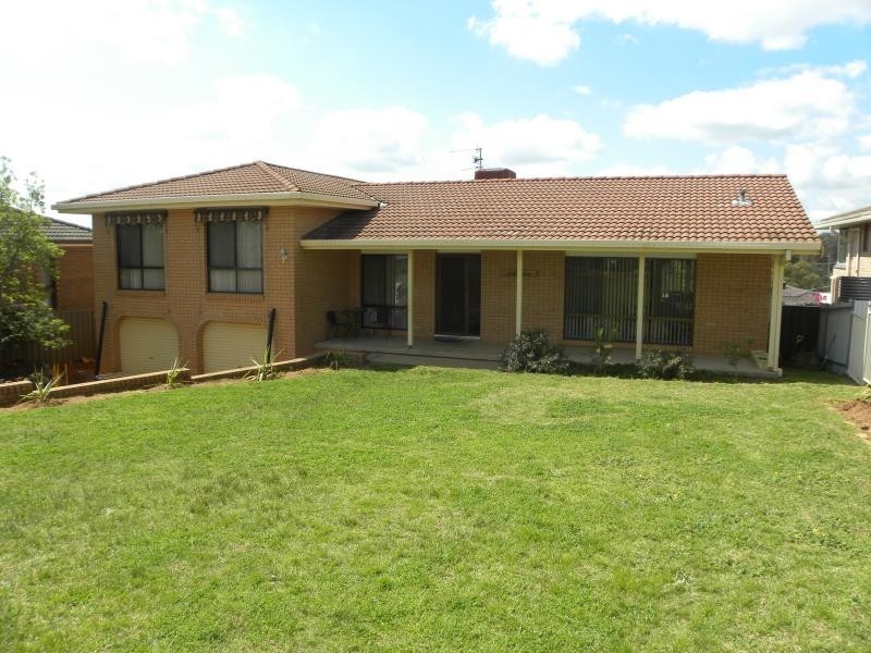 8 Back Creek Road, Young NSW 2594