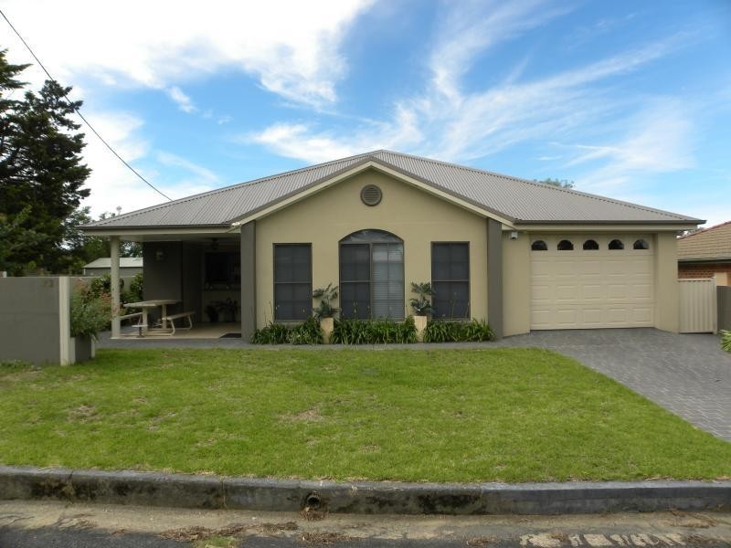 23 Berthong Street, Young NSW 2594