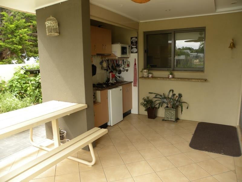 23 Berthong Street, Young NSW 2594