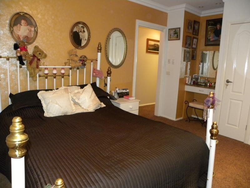 23 Berthong Street, Young NSW 2594