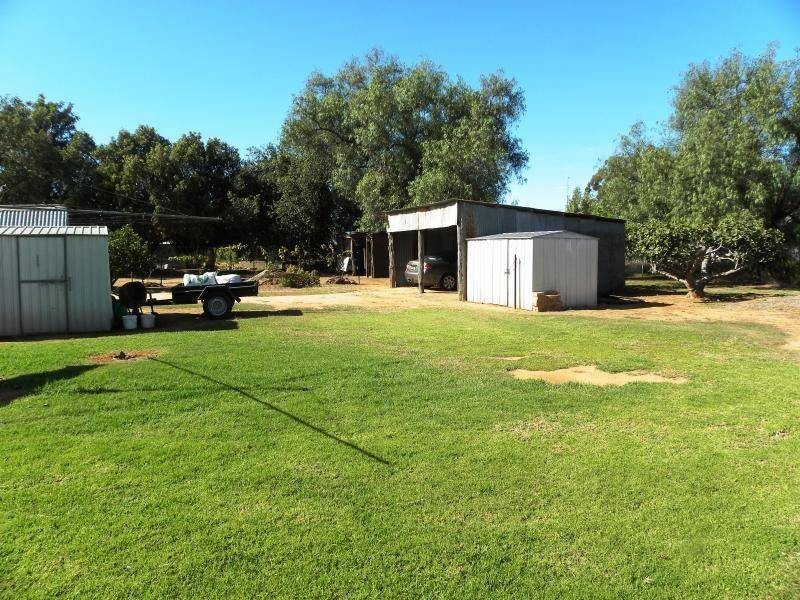 25 Talbot Street, Quandialla NSW 2721