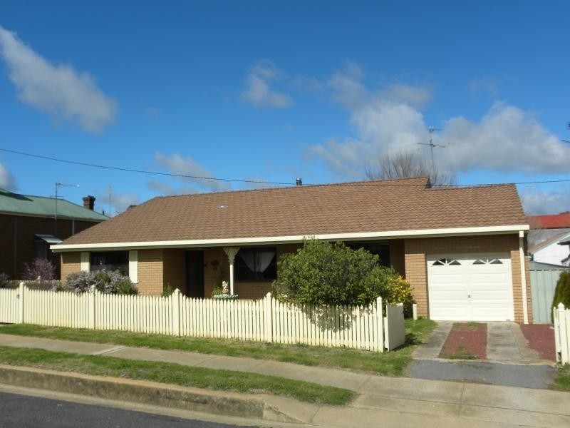 130 Neill Street, Harden NSW 2587