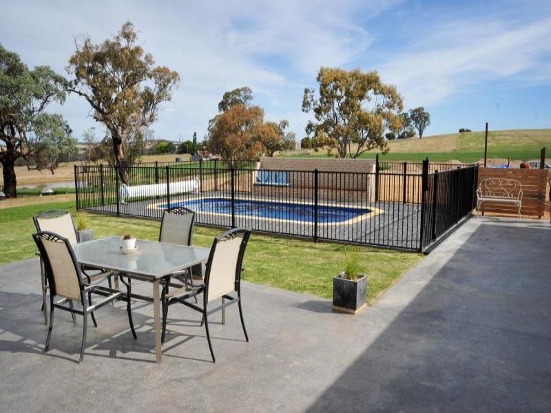 “Spring Valley” 193 Wambanumba Drive, Young NSW 2594