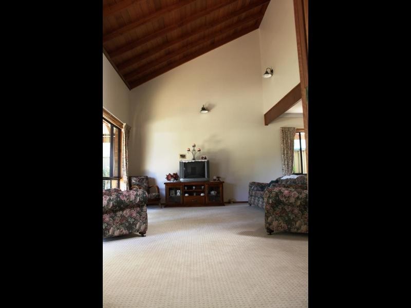 9 McNarry Place, Young NSW 2594