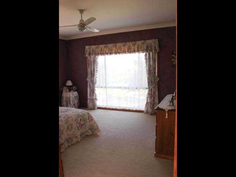 9 McNarry Place, Young NSW 2594