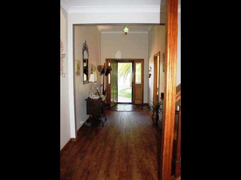 9 McNarry Place, Young NSW 2594