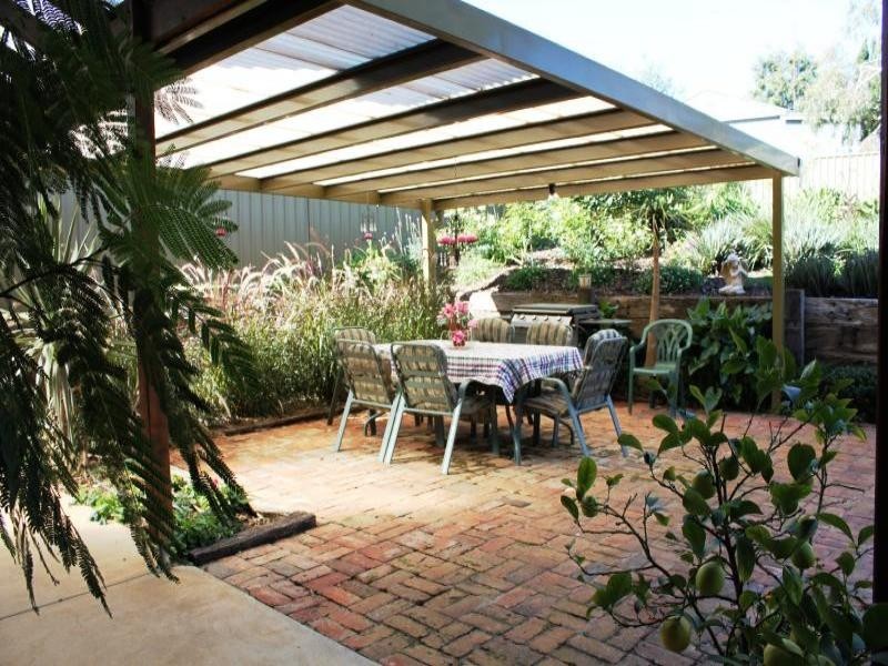 9 McNarry Place, Young NSW 2594