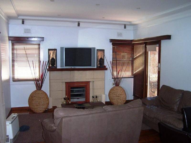 43 Wombat Street, Young NSW 2594