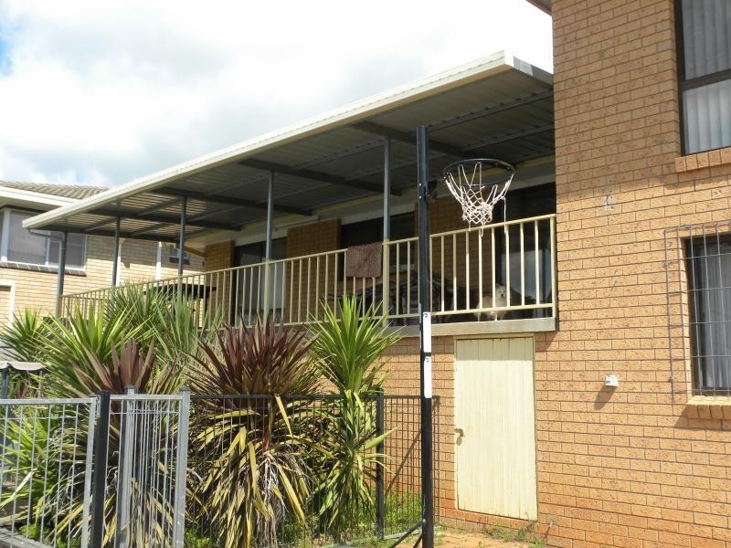 8 Back Creek Road, Young NSW 2594