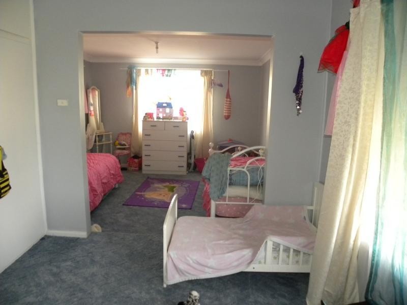 28 Briggs Street, Young NSW 2594