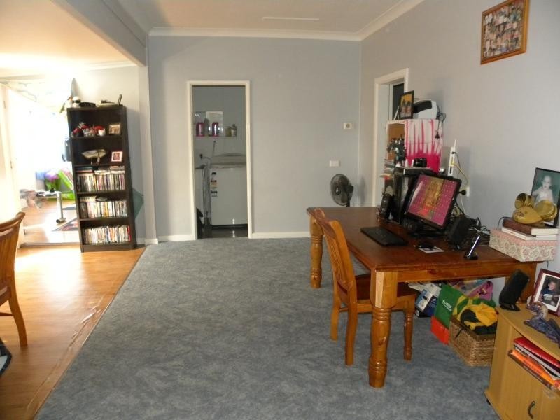 28 Briggs Street, Young NSW 2594