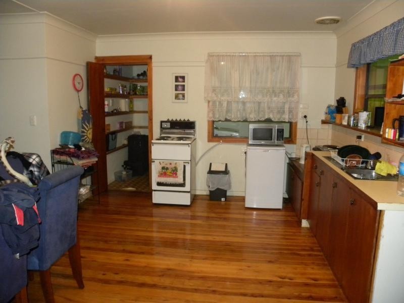 28 Briggs Street, Young NSW 2594